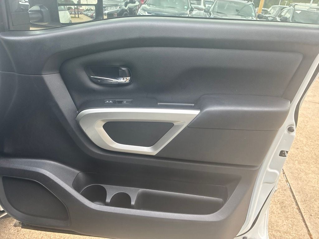 2024 Nissan Titan SV