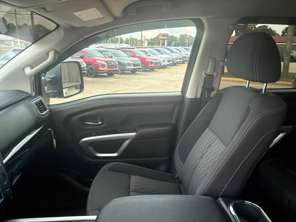 2024 Nissan Titan SV