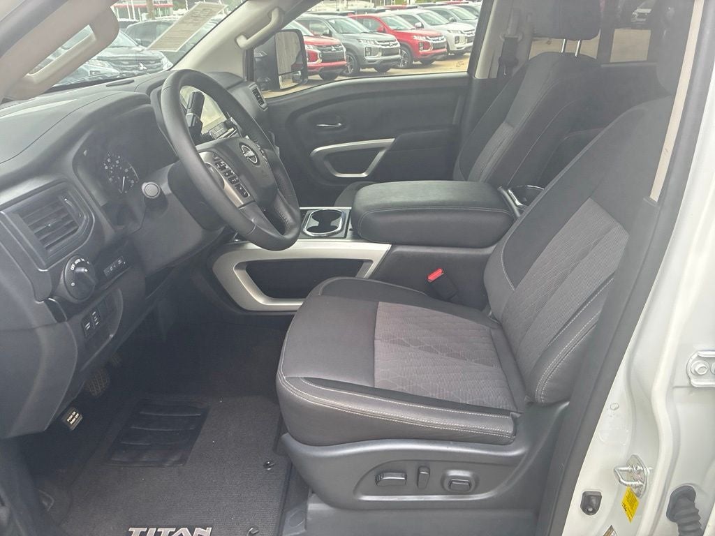 2024 Nissan Titan SV