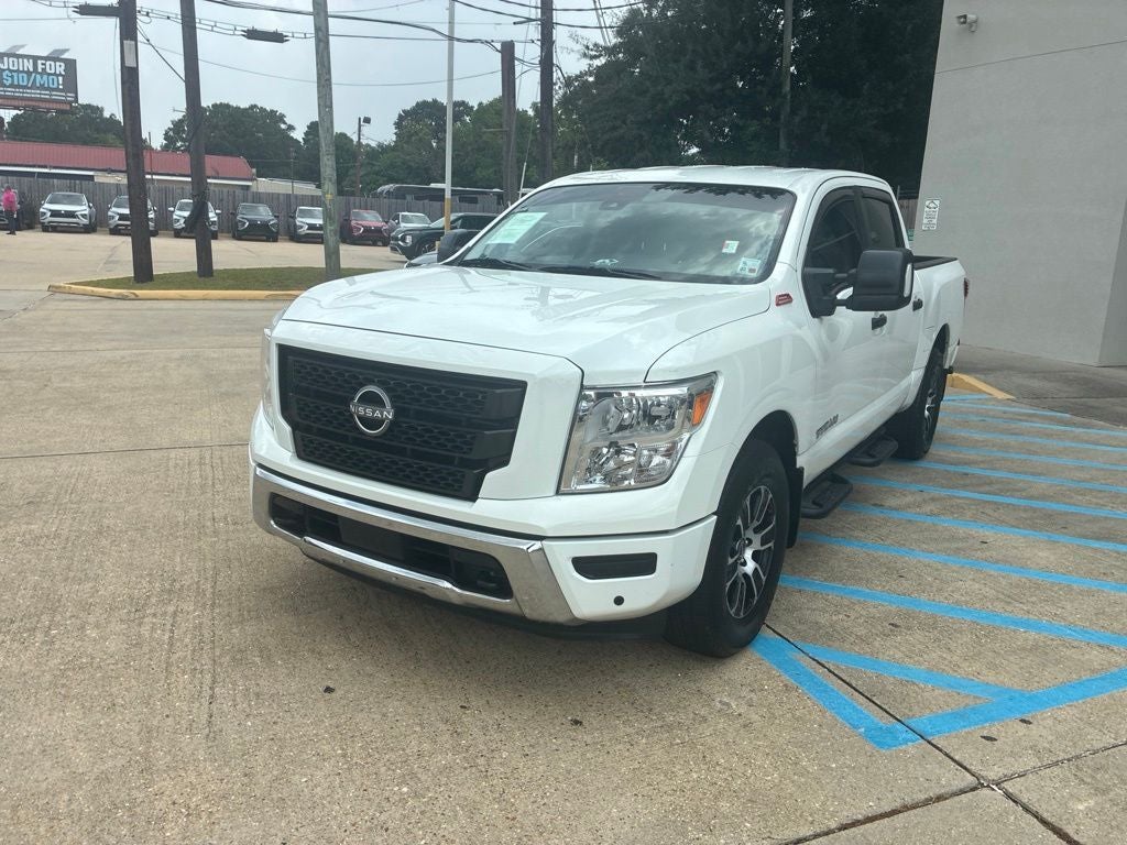 2024 Nissan Titan SV
