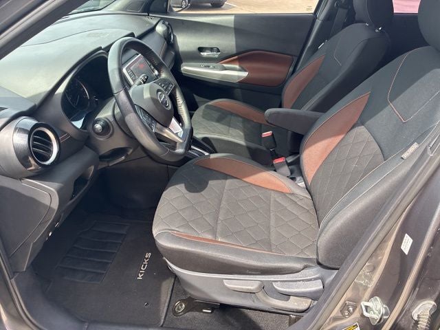 2020 Nissan Kicks SR