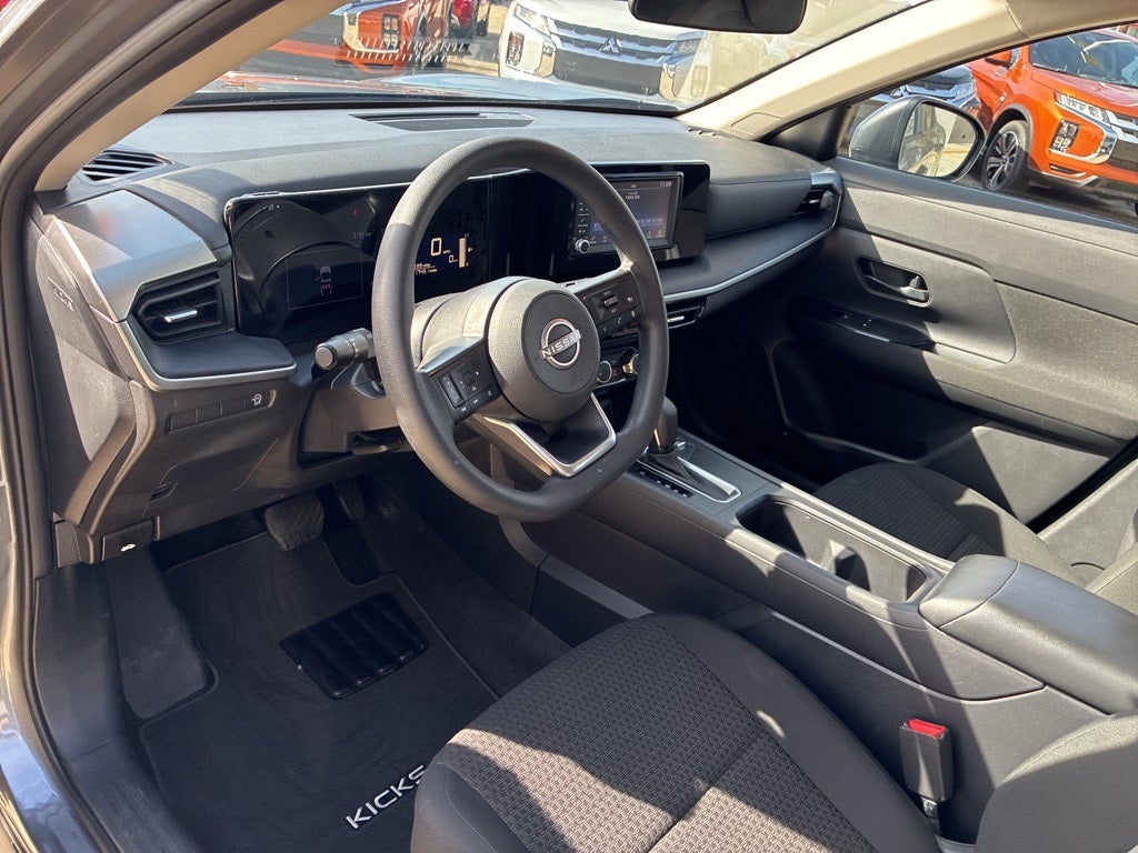 2025 Nissan Kicks S