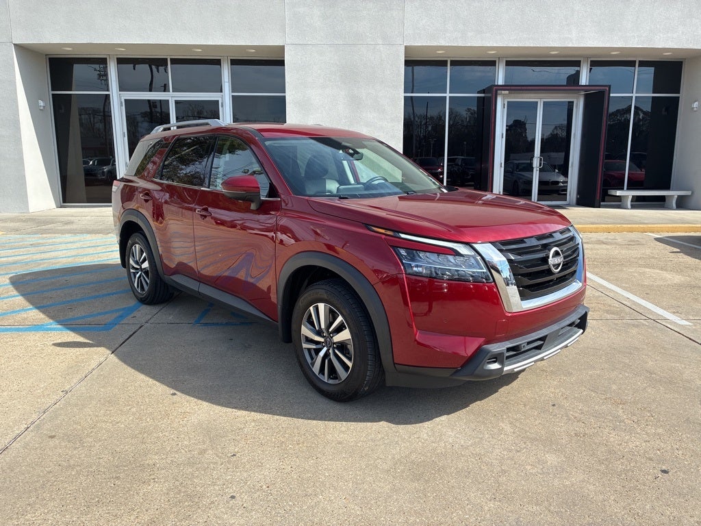 2024 Nissan Pathfinder SL
