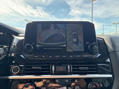 2024 Nissan Pathfinder SL