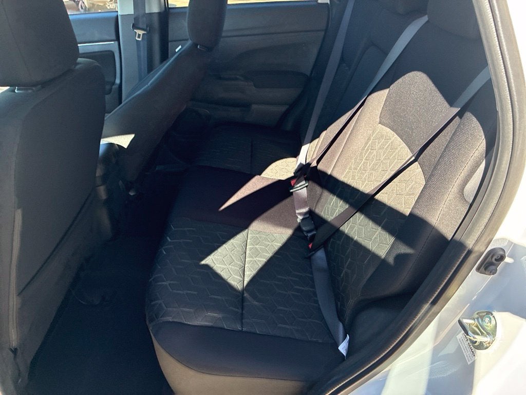 2027 Mitsubishi Outlander Sport 2.0 ES