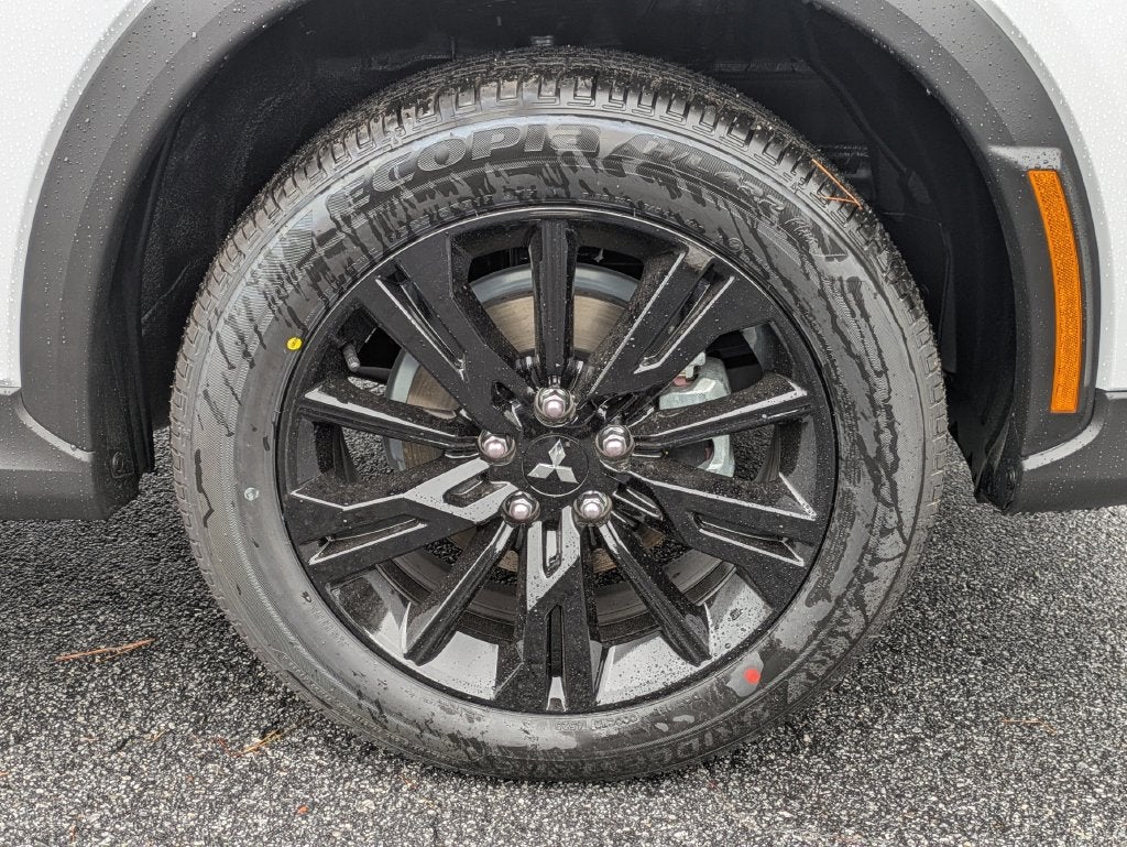 2026 Mitsubishi Eclipse Cross Base