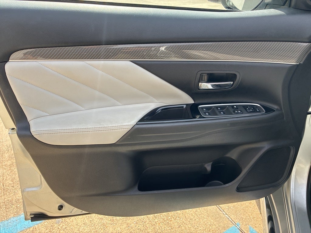 2022 Mitsubishi Outlander PHEV SEL