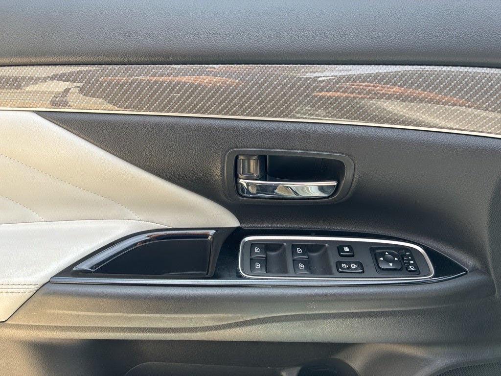 2022 Mitsubishi Outlander PHEV SEL