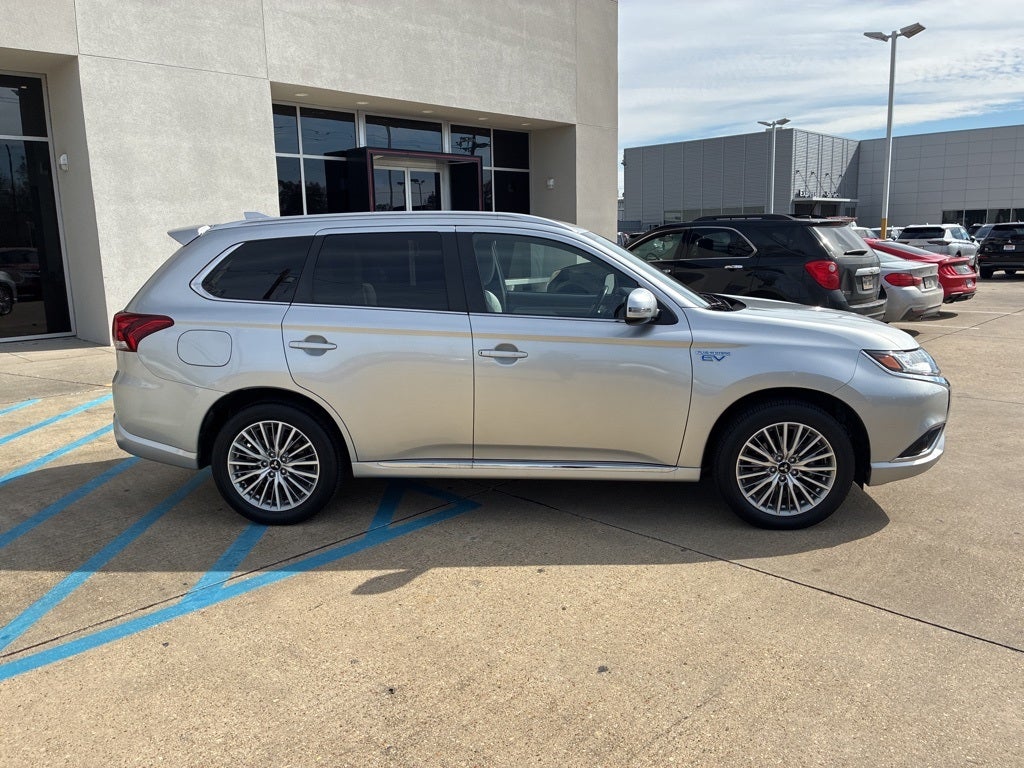 2022 Mitsubishi Outlander PHEV SEL