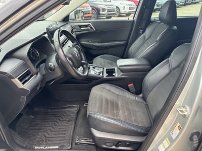 2023 Mitsubishi Outlander SE