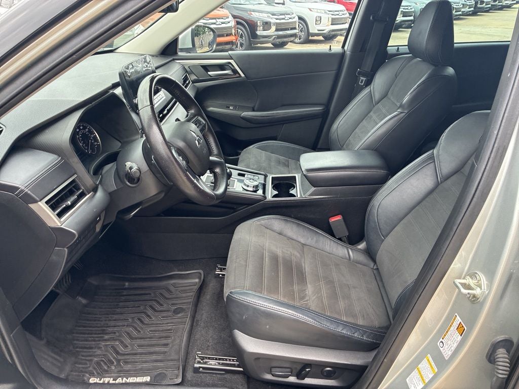 2023 Mitsubishi Outlander SE