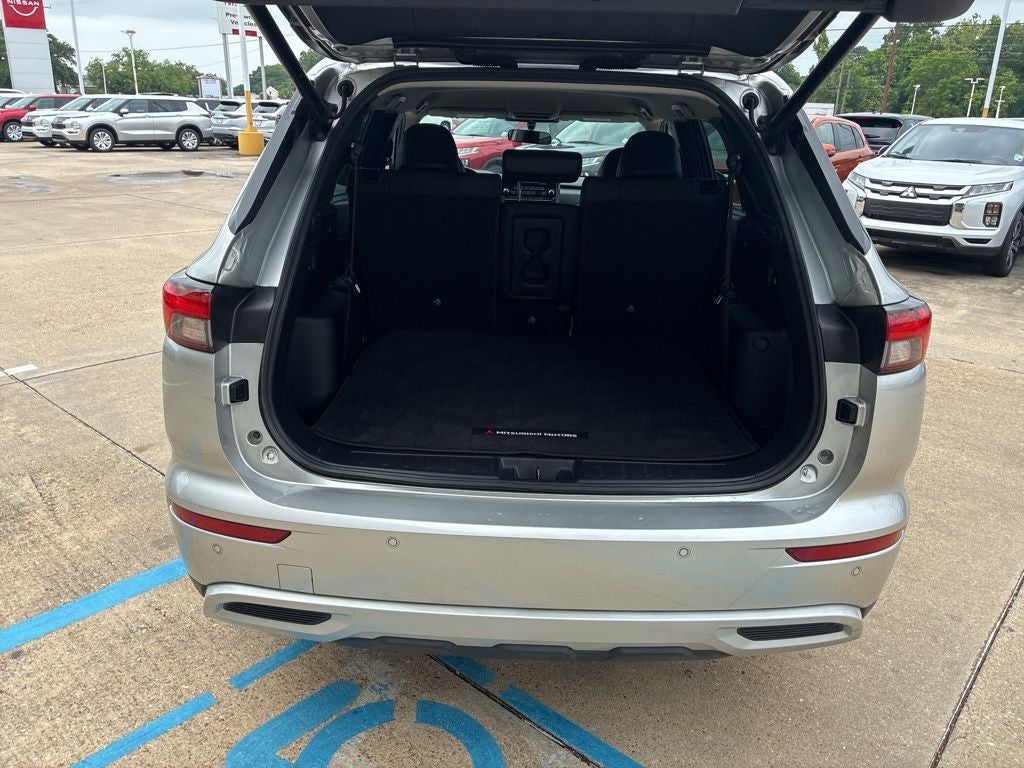 2023 Mitsubishi Outlander SE