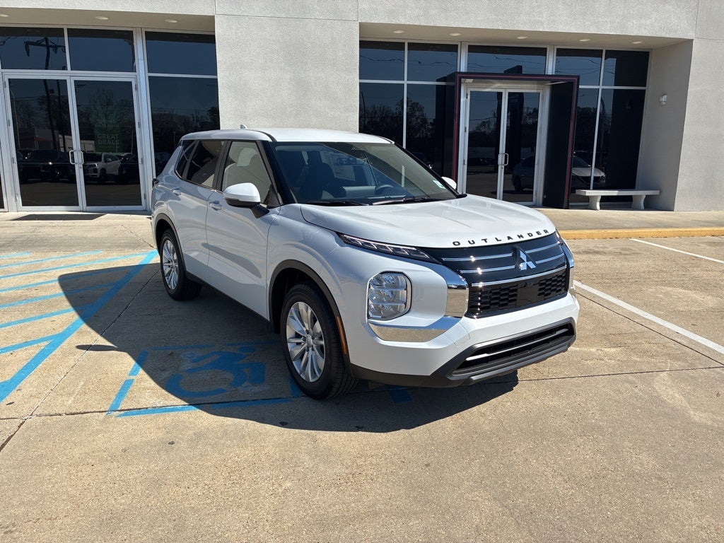 2026 Mitsubishi Outlander ES