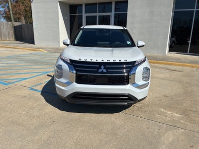 2026 Mitsubishi Outlander ES