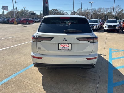 2026 Mitsubishi Outlander ES