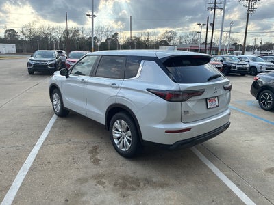 2026 Mitsubishi Outlander ES