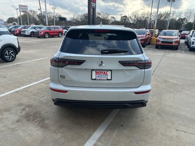 2026 Mitsubishi Outlander ES