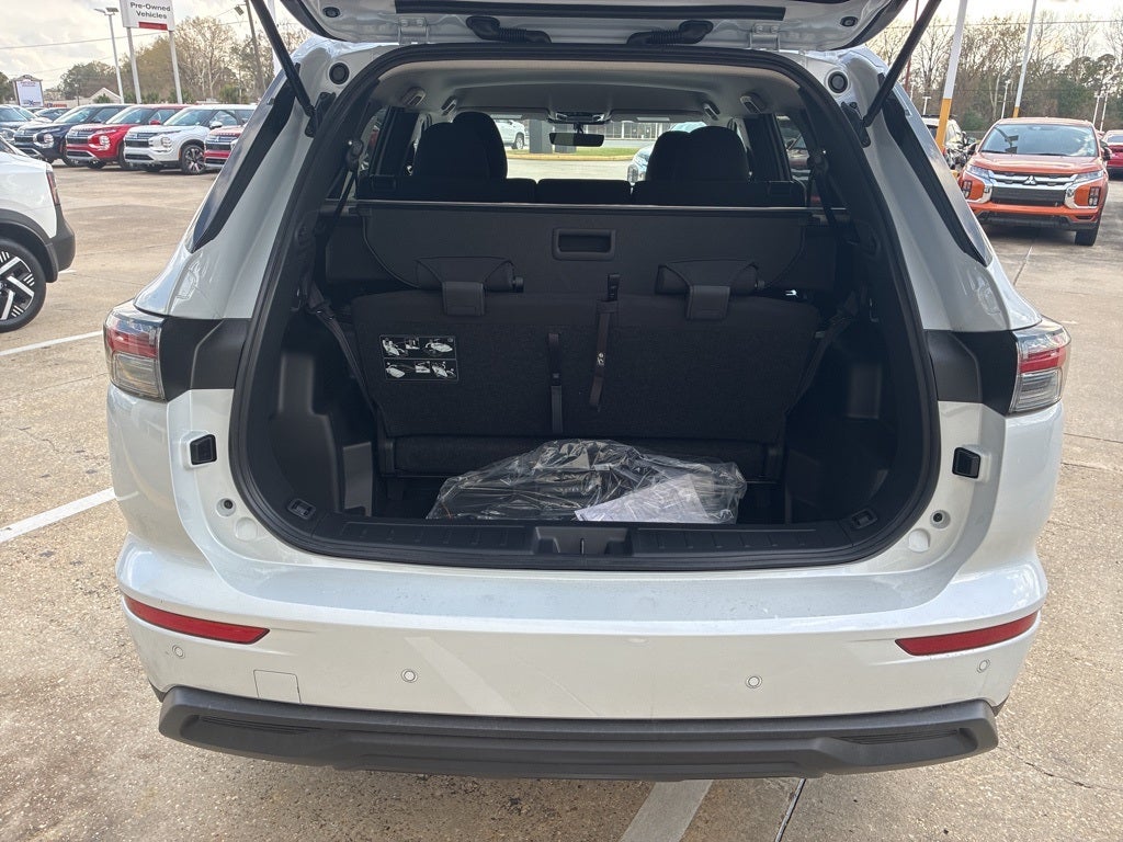 2026 Mitsubishi Outlander ES