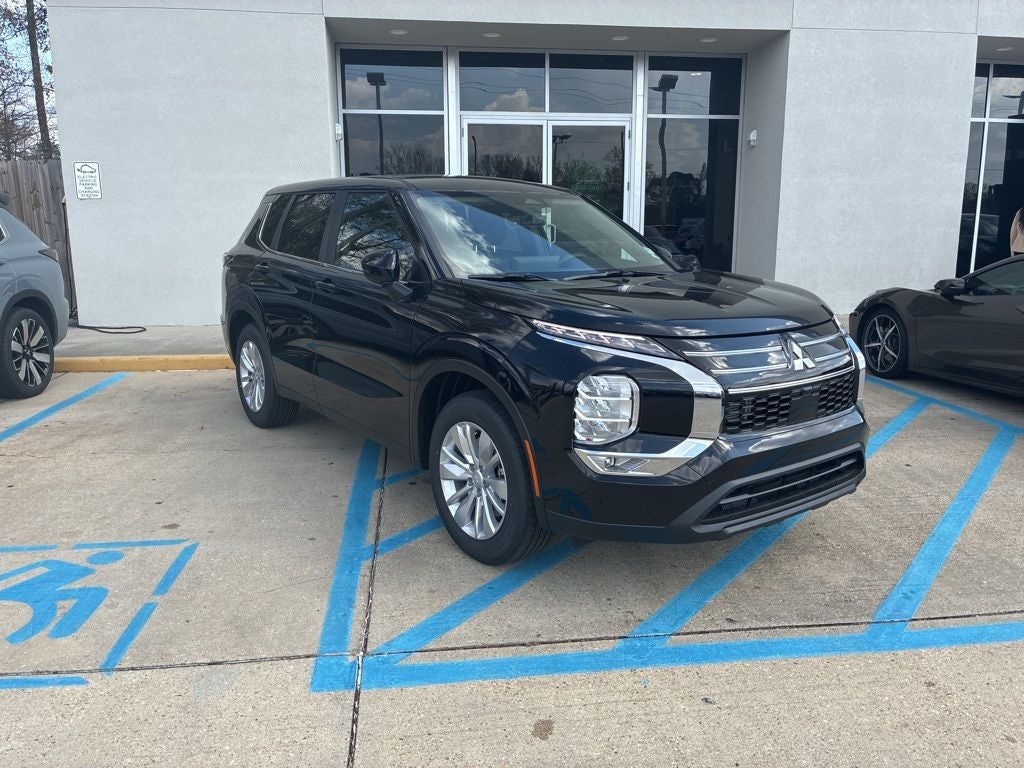 2026 Mitsubishi Outlander ES