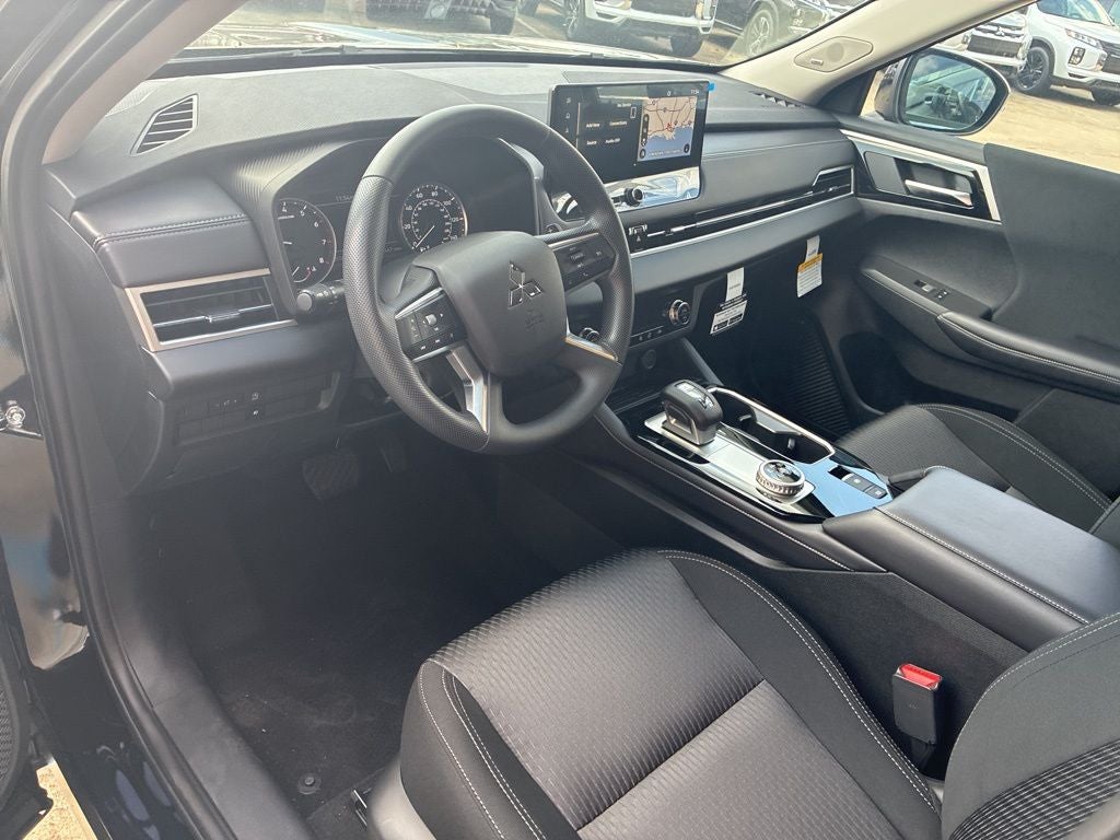 2026 Mitsubishi Outlander ES