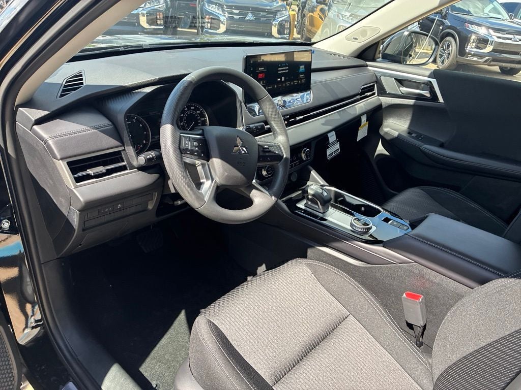 2026 Mitsubishi Outlander ES