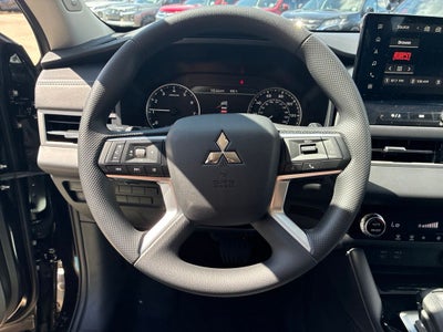 2026 Mitsubishi Outlander ES