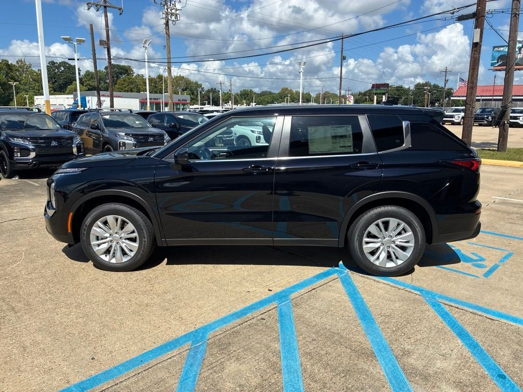 2026 Mitsubishi Outlander ES