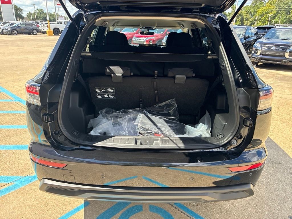 2026 Mitsubishi Outlander ES