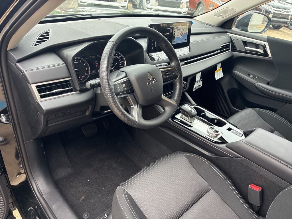 2026 Mitsubishi Outlander ES