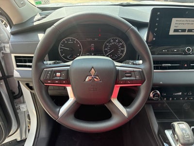 2026 Mitsubishi Outlander ES