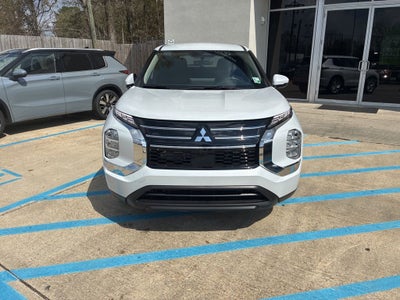 2026 Mitsubishi Outlander ES