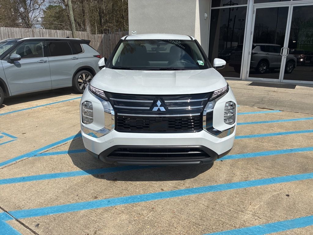 2026 Mitsubishi Outlander ES