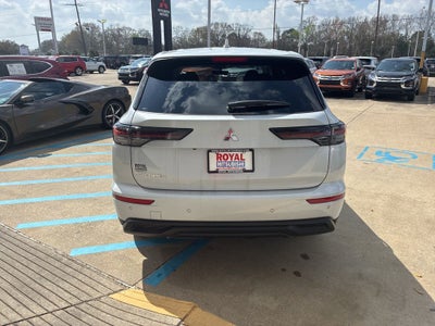 2026 Mitsubishi Outlander ES