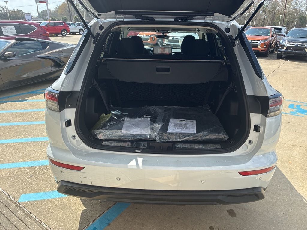 2026 Mitsubishi Outlander ES