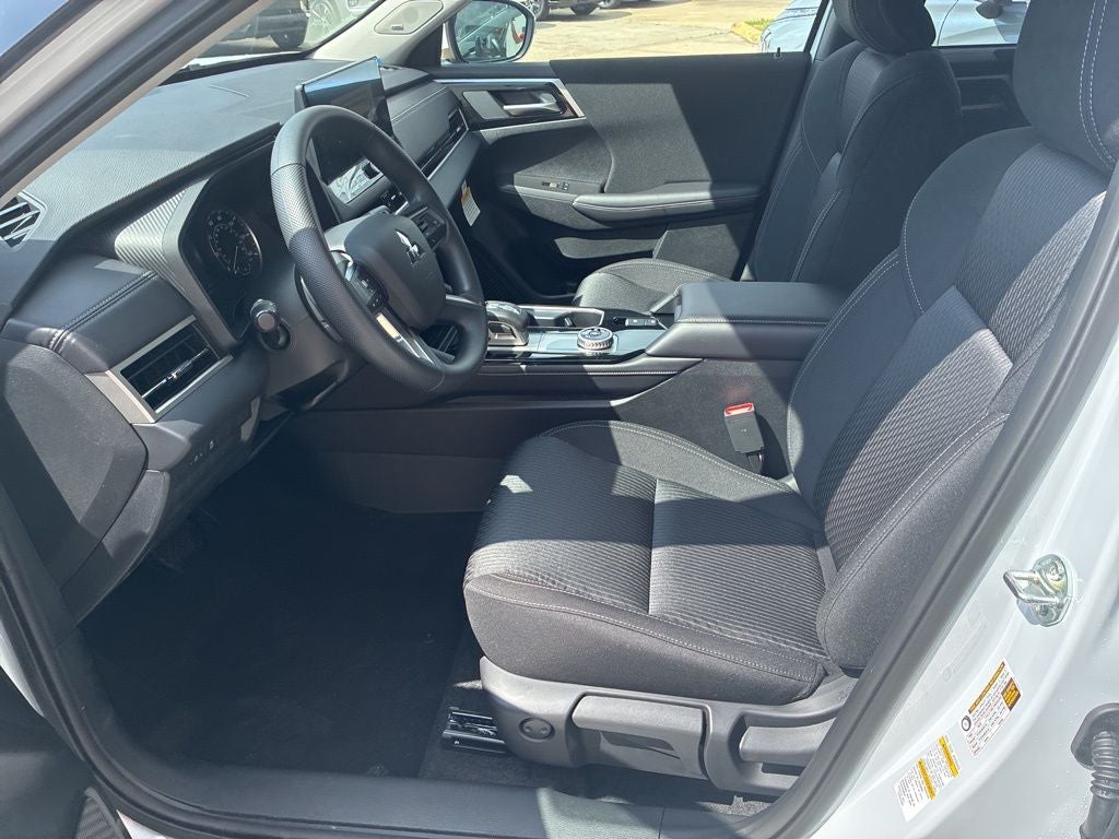 2026 Mitsubishi Outlander ES