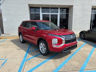 2026 Mitsubishi Outlander ES