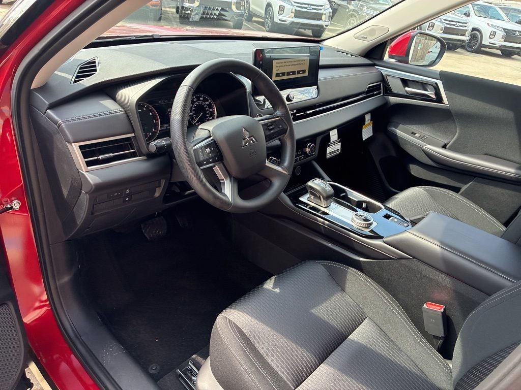 2026 Mitsubishi Outlander ES