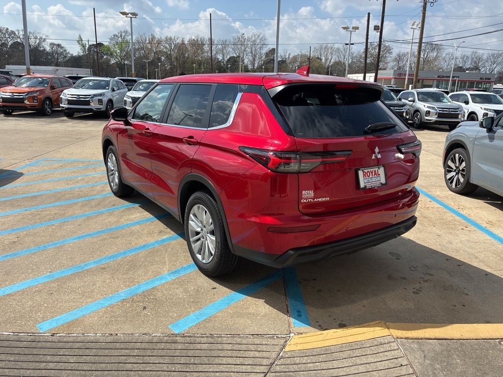 2026 Mitsubishi Outlander ES