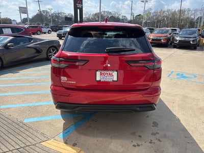 2026 Mitsubishi Outlander ES