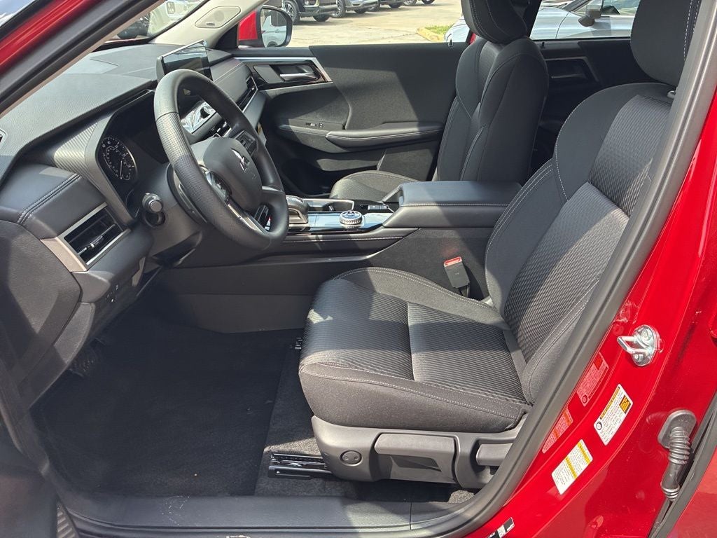 2026 Mitsubishi Outlander ES