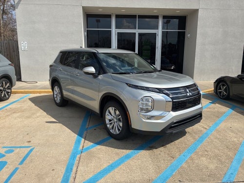 2026 Mitsubishi Outlander ES