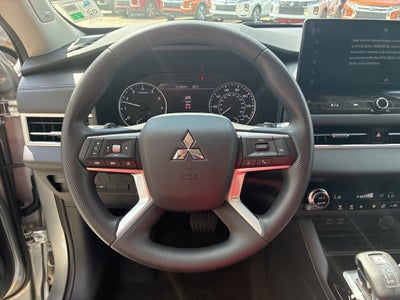 2026 Mitsubishi Outlander ES