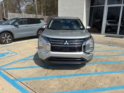 2026 Mitsubishi Outlander ES