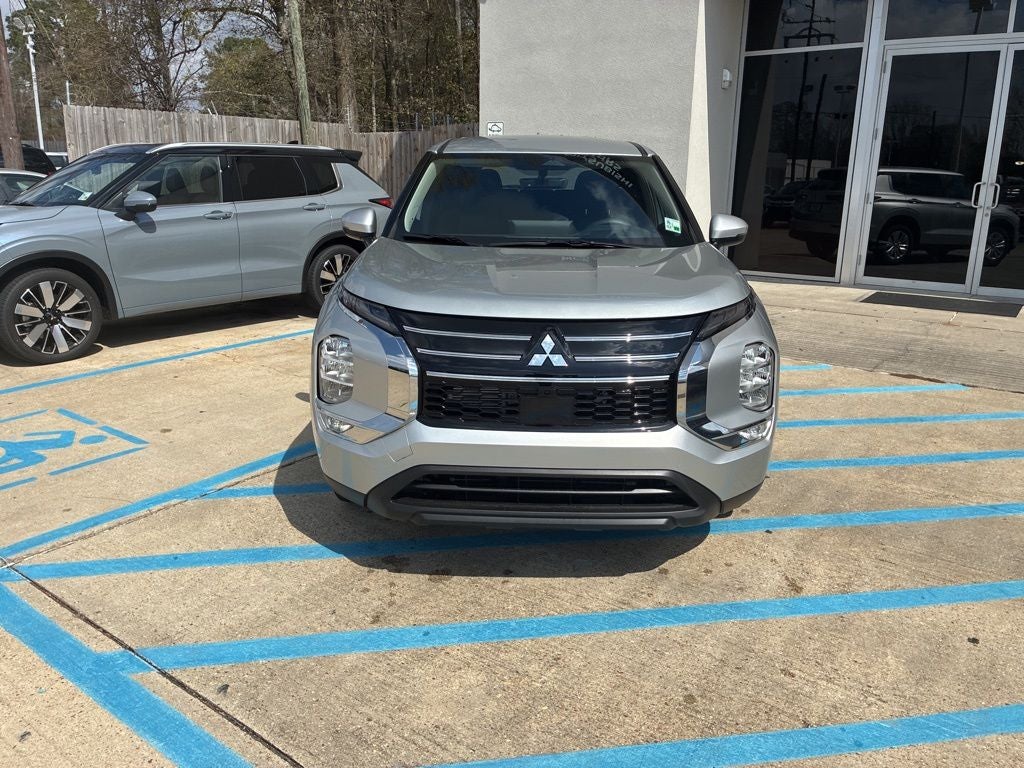 2026 Mitsubishi Outlander ES