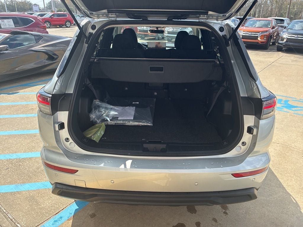 2026 Mitsubishi Outlander ES