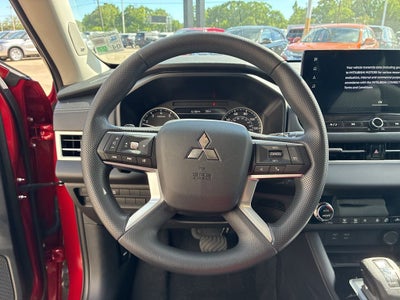 2026 Mitsubishi Outlander ES