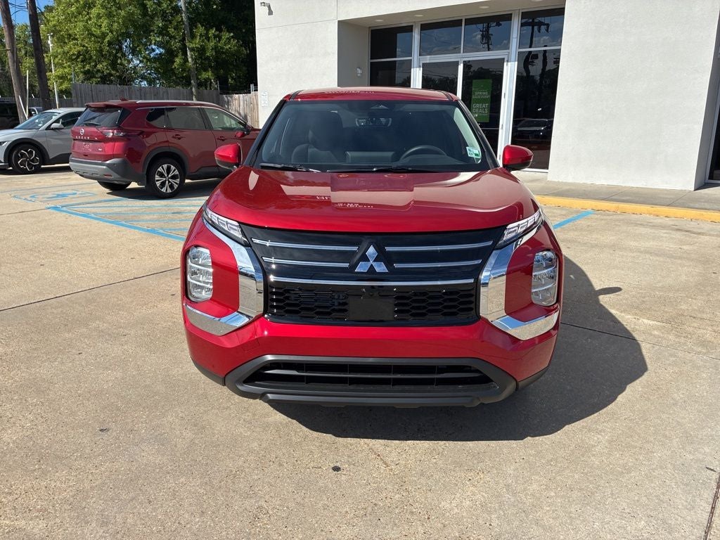 2026 Mitsubishi Outlander ES