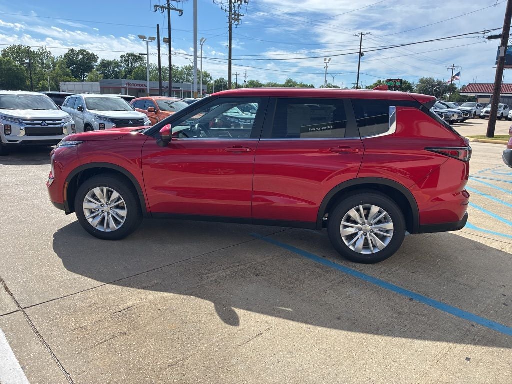 2026 Mitsubishi Outlander ES