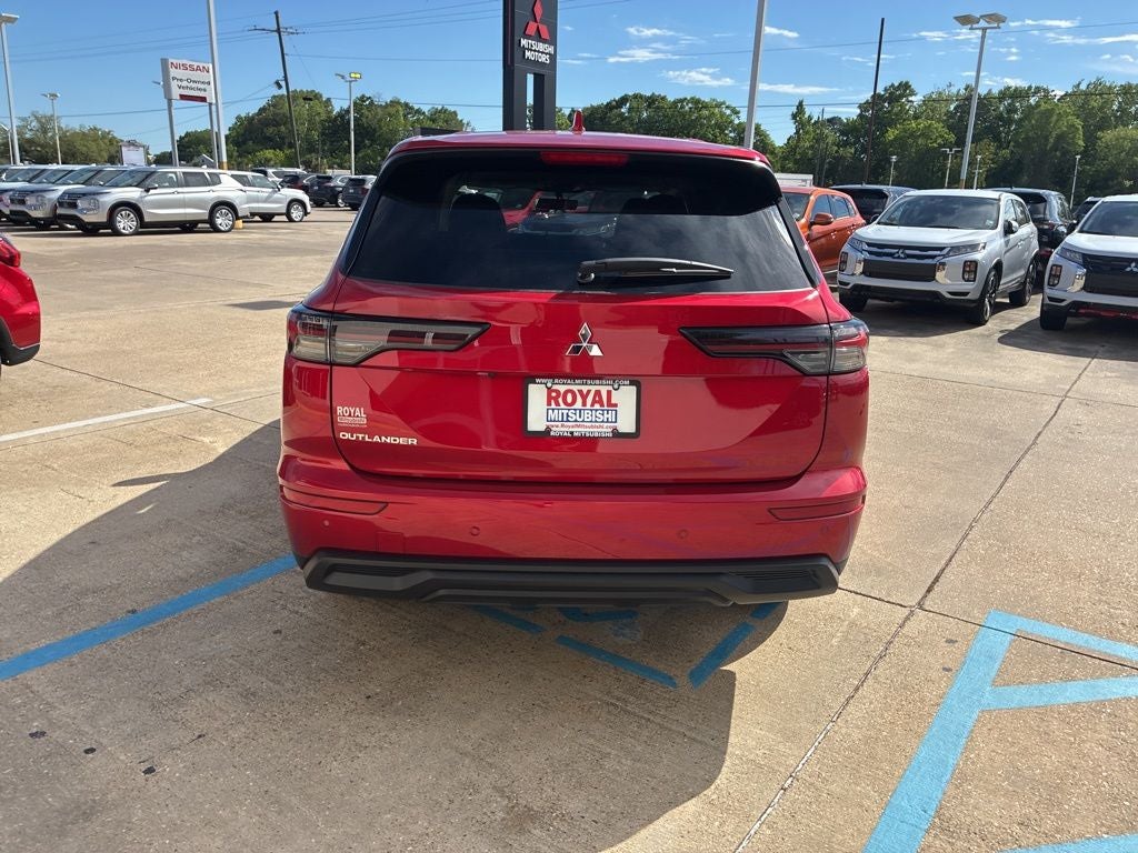 2026 Mitsubishi Outlander ES