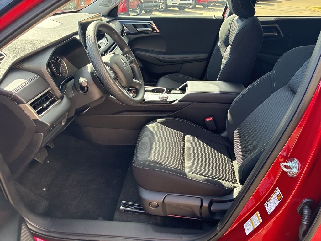 2026 Mitsubishi Outlander ES